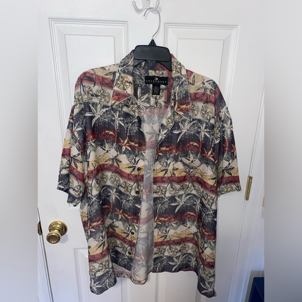 Consensus Sports Ware Tropical Button Up Shirt Men’s - XL